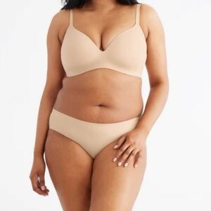 Knix Wing Woman Contour bra. 🤎